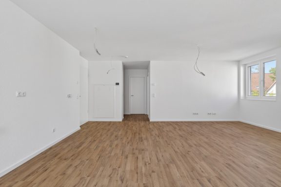 Eingang zu Badezimmer, Abstellraum Garderobe